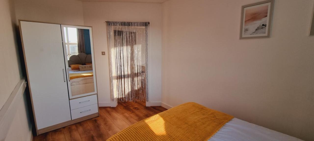 Modern And Spacious Swansea Centre Apartment Extérieur photo